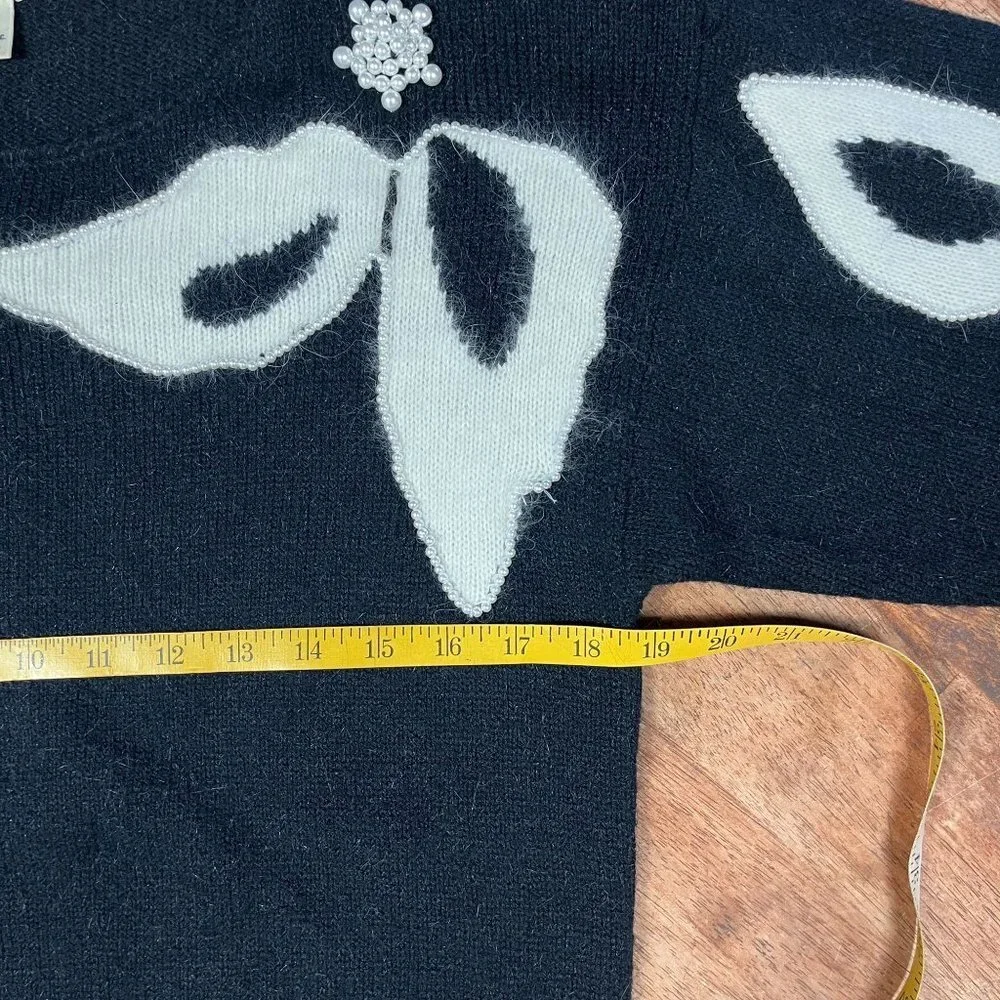 Vintage Angora Blend Beaded Floral Knit Sweater Womens S‎ Faux Pearl 80s Fuzzy